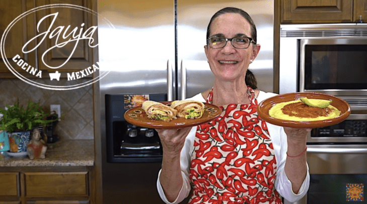Janeth, mujer que es youtuber de un canal de cocina