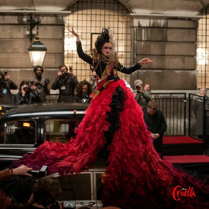 Escena de la película Cruella con Emma Stone; 'Cruella' podría tener una segunda parte y ya estamos listas para verla
