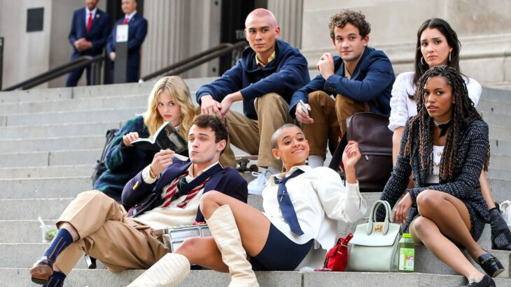 foto del nuevo elenco de Gossip Girl el reboot; El reboot de 'Gossip Girl' ya tiene tráiler y fecha de estreno oficial