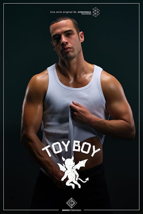 Jesús Mosquera como Hugo Beltrán Gónzalez para la serie Toy Boy